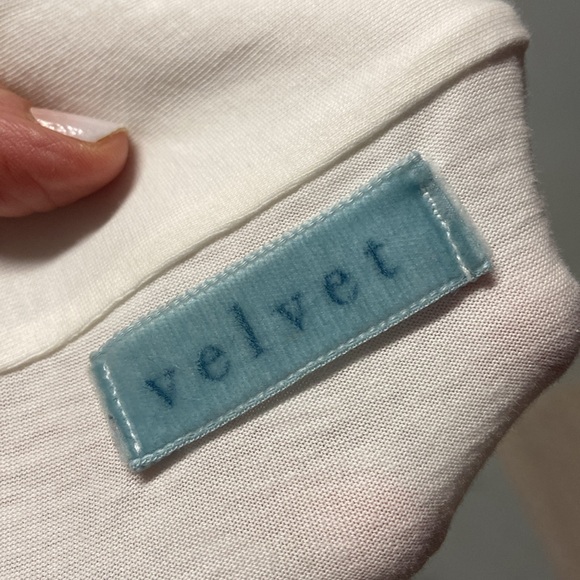 Velvet Anthropology Elevated V Neck Tee collar with silver bead trim large - Picture 4 of 4